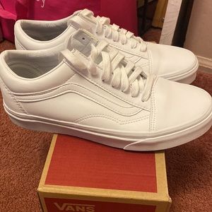 CLASSIC TUMBLE OLD SKOOL - size 8.5 women - only wore once